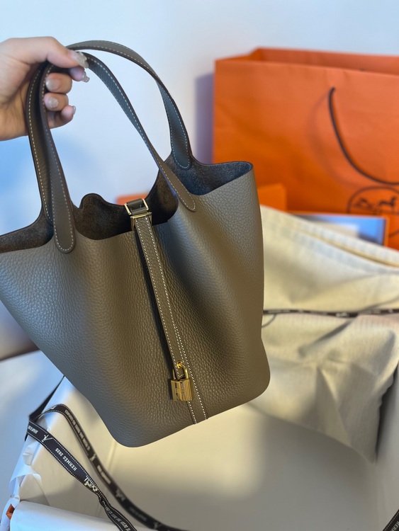 エルメス ピコタン （ブランドバッグ）の商品画像 - 査定依頼日：2025年6月5日 - 最高査定価格：700,000円