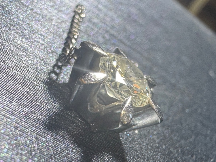 ダイヤモンド（金・貴金属）の商品画像 - 査定依頼日：2025年7月22日 - 最高査定価格：150,000円