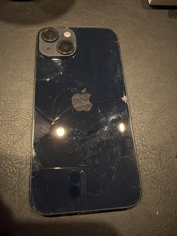 iPhone14（スマホ）の商品画像 - 査定依頼日：2026年10月18日 - 最高査定価格：27,000円
