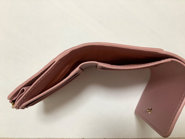 ウォレット（ブランド財布・小物）の商品画像 - 査定依頼日：2025年12月18日 - 最高査定価格：100,000円