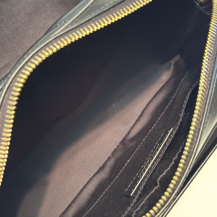 イブサンローラン  （ブランドバッグ）の商品画像 - 査定依頼日：2026年3月2日 - 最高査定価格：150,000円