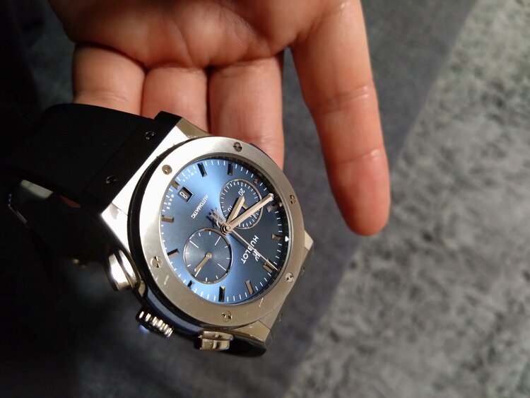 ウブロ クラシックフュージョン 541.NX.7170.LR（高級時計）の商品画像 - 査定依頼日：2026年3月8日 - 最高査定価格：750,000円