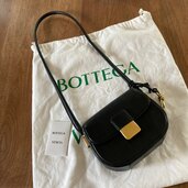 ボッテガ・ヴェネタ  （ブランドバッグ）の商品画像 - 査定依頼日：2024年9月2日 - 最高査定価格：250,000円