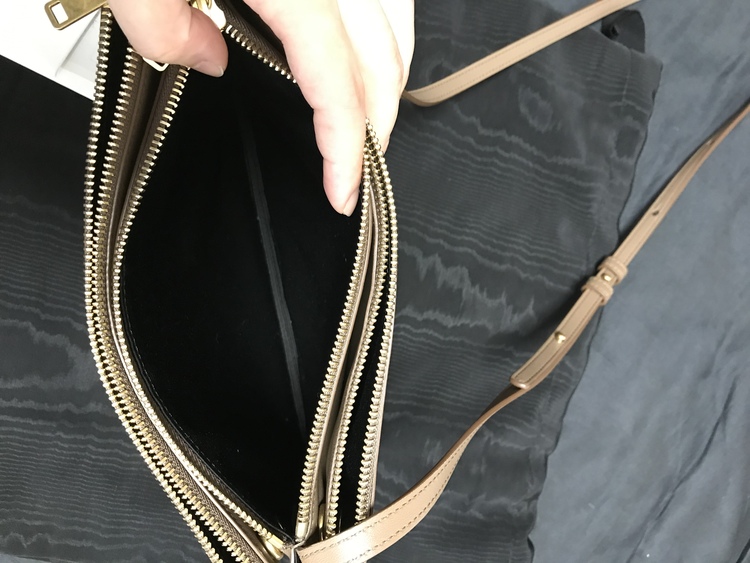 ラージ　トリオ　color /Glazed Nut（ブランドバッグ）の商品画像 - 査定依頼日：2021年9月3日 - 最高査定価格：60,000円