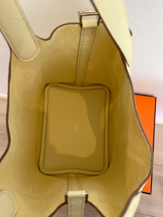 ピコタン pmサイズ 2025年刻印（ブランドバッグ）の商品画像 - 査定依頼日：2025年10月19日 - 最高査定価格：517,000円