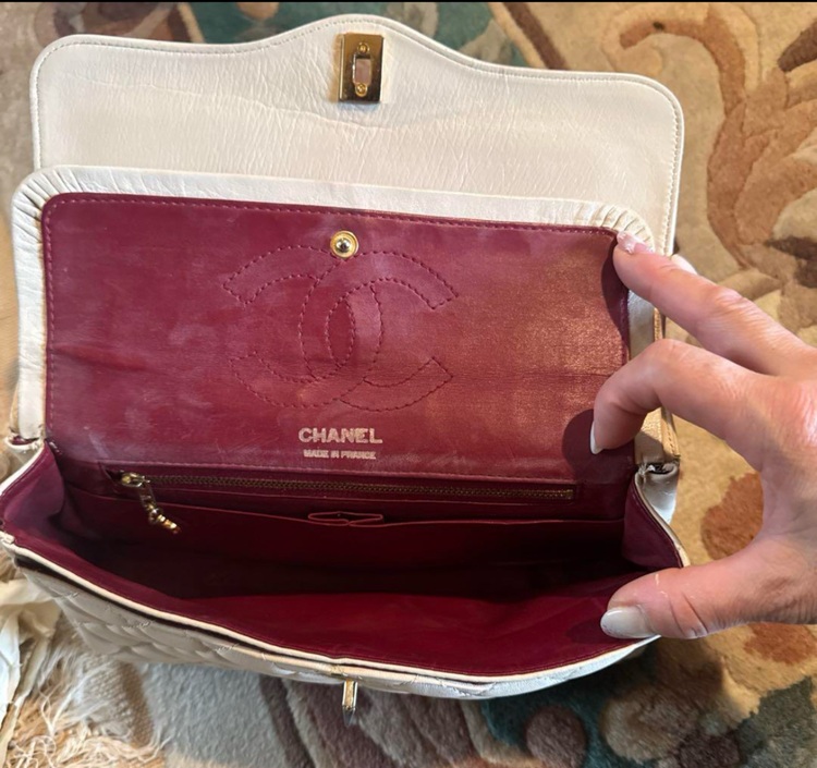 CHANEL アイボリー キルティング ショルダーバッグ（ブランドバッグ）の商品画像 - 査定依頼日：2025年7月30日 - 最高査定価格：200,000円