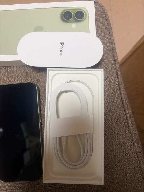 iPhone17 512gb セージ（スマホ）の商品画像 - 査定依頼日：2026年5月2日 - 最高査定価格：131,000円