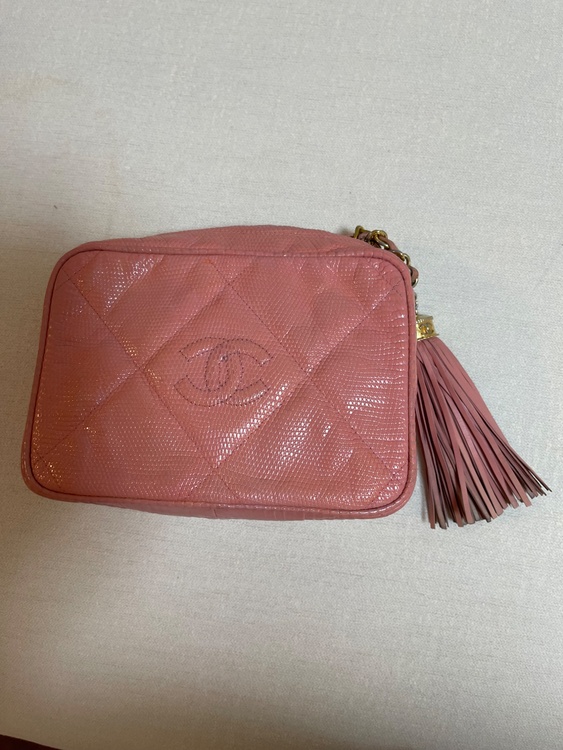 ピンクリザードチェーンショルダー（ブランドバッグ）の商品画像 - 査定依頼日：2026年3月23日 - 最高査定価格：100,000円