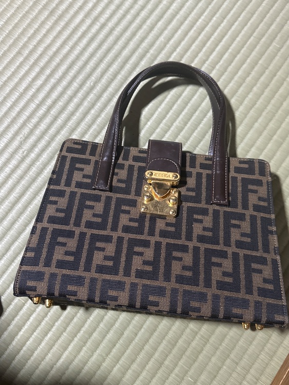 フェンディ  （ブランドバッグ）の商品画像 - 査定依頼日：2026年3月26日 - 最高査定価格：120,000円