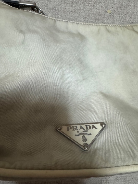 プラダ　アクセサリー（ブランドバッグ）の商品画像 - 査定依頼日：2025年11月5日 - 最高査定価格：20,000円