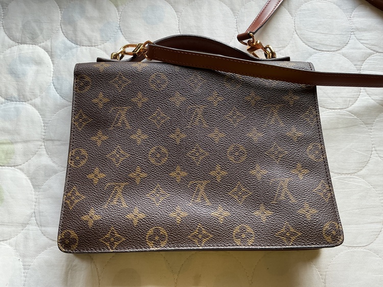 ショルダーバッグ（ブランドバッグ）の商品画像 - 査定依頼日：2026年1月26日 - 最高査定価格：70,000円