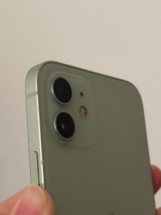 iPhone 12 64GB SIMフリー（スマホ）の商品画像 - 査定依頼日：2025年2月19日 - 最高査定価格：29,000円