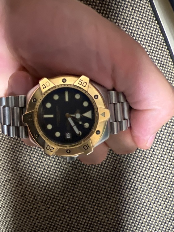 タグホイヤーではなくホイヤーのスーパープロフェッショナル1000Mゴールドベゼル（高級時計）の商品画像 - 査定依頼日：2025年8月2日 - 最高査定価格：450,000円