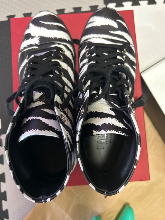 スニーカー（古着・ファッション）の商品画像 - 査定依頼日：2025年10月14日 - 最高査定価格：3,000円