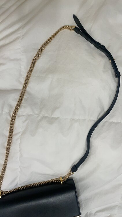 フェラガモ  （ブランドバッグ）の商品画像 - 査定依頼日：2025年3月14日 - 最高査定価格：15,000円