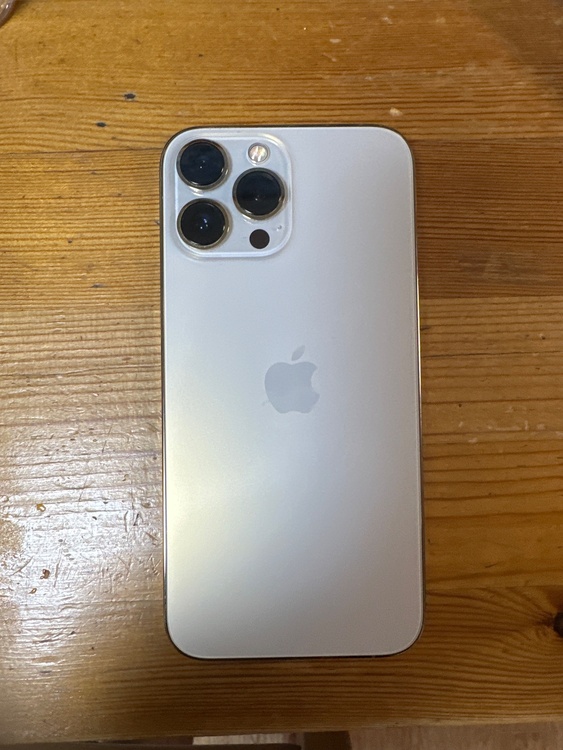 iPhone iPhone 13 Pro Max 128GB docomo（スマホ）の商品画像 - 査定依頼日：2026年6月3日 - 最高査定価格：60,000円