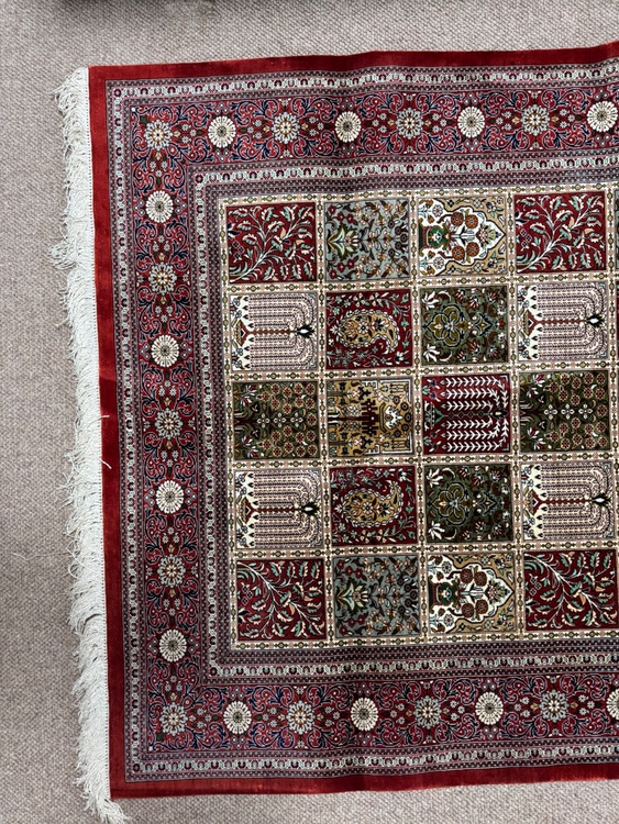 ペルシャ絨毯（美術品・骨董品）の商品画像 - 査定依頼日：2026年4月13日 - 最高査定価格：1,000円