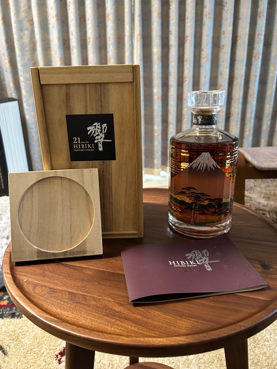 ウイスキー サントリー響 （お酒）の商品画像 - 査定依頼日：2025年11月23日 - 最高査定価格：350,000円