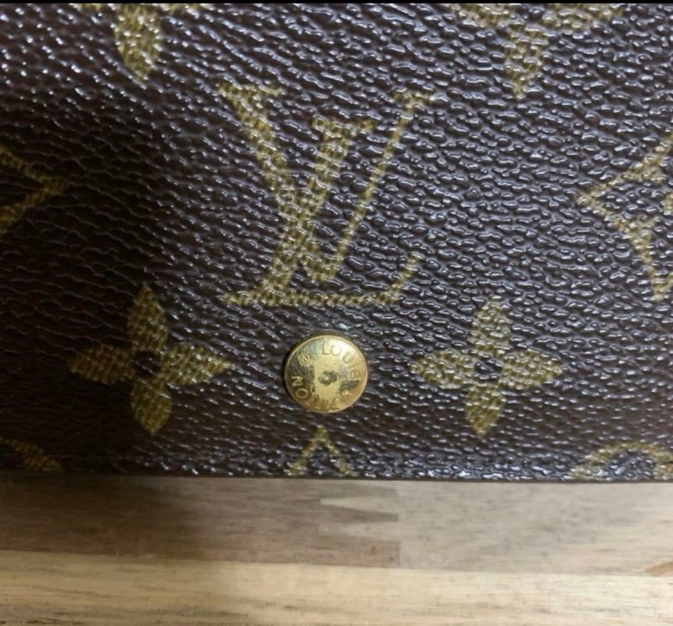 ポルトモネビエトレゾール（ブランド財布・小物）の商品画像 - 査定依頼日：2025年9月20日 - 最高査定価格：9,000円