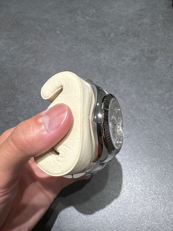 ロレックス スカイドゥエラー 32693（高級時計）の商品画像 - 査定依頼日：2025年6月24日 - 最高査定価格：2,750,000円