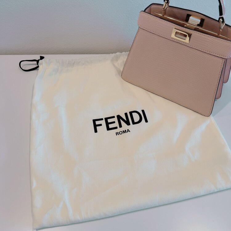 フェンディ  （ブランドバッグ）の商品画像 - 査定依頼日：2025年4月20日 - 最高査定価格：350,000円