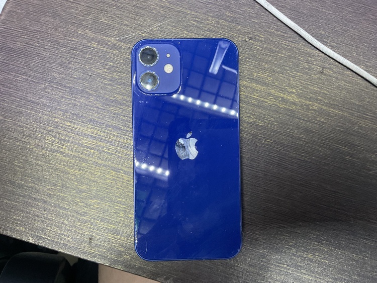 iPhone iPhone 12 mini 256GB docomo（スマホ）の商品画像 - 査定依頼日：2026年6月13日 - 最高査定価格：20,000円