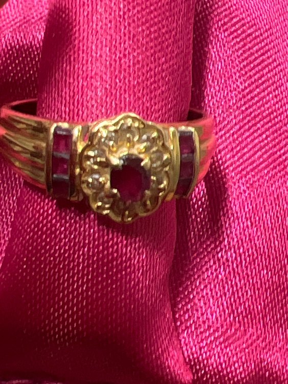 ルビー指輪（宝石）の商品画像 - 査定依頼日：2022年11月1日 - 最高査定価格：30,000円