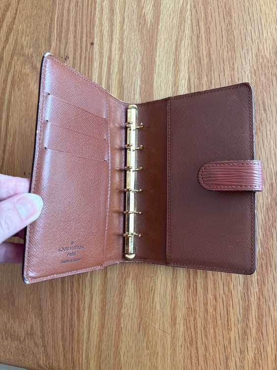 不明（ブランド財布・小物）の商品画像 - 査定依頼日：2025年8月26日 - 最高査定価格：3,000円