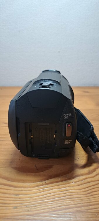 SONY 4K HANDYCAM FDR-AX45（カメラ）の商品画像 - 査定依頼日：2026年5月25日 - 最高査定価格：64,100円