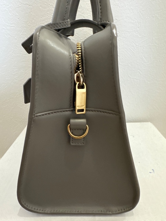 イブサンローラン  （ブランドバッグ）の商品画像 - 査定依頼日：2026年3月31日 - 最高査定価格：110,000円