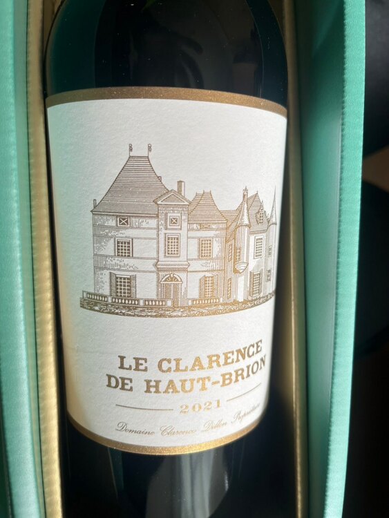 ワイン シャトーオーブリオン （お酒）の商品画像 - 査定依頼日：2024年12月18日 - 最高査定価格：11,500円