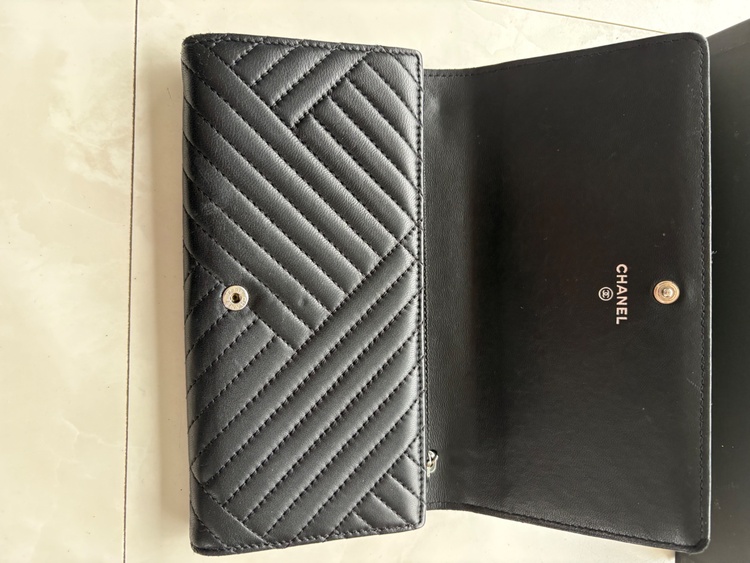 L GUSSET  FLAP WALLET（ブランド財布・小物）の商品画像 - 査定依頼日：2026年3月26日 - 最高査定価格：15,000円