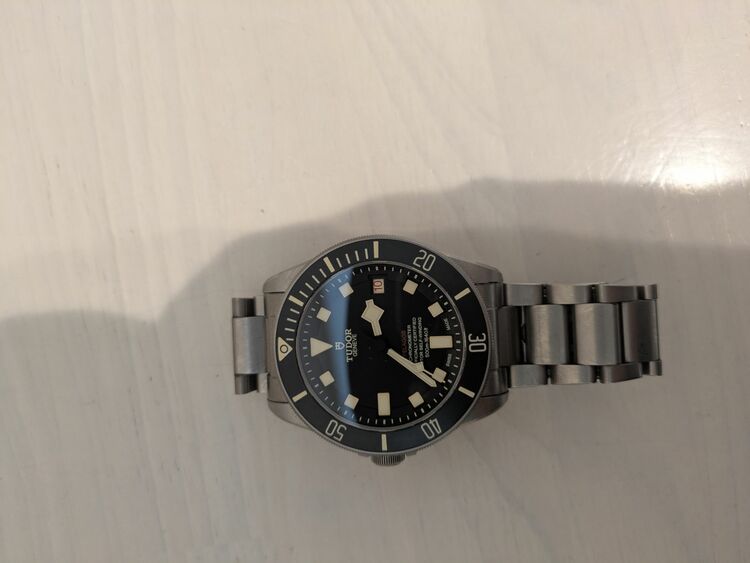 チューダー ブラックベイ lhd（高級時計）の商品画像 - 査定依頼日：2025年10月10日 - 最高査定価格：592,000円