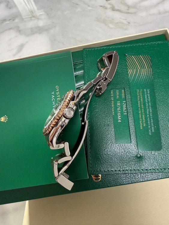 ヨットマスター40（高級時計）の商品画像 - 査定依頼日：2025年9月21日 - 最高査定価格：2,400,000円