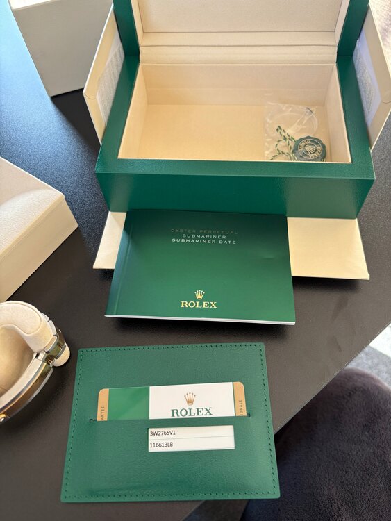 ロレックス サブマリーナー 116613la（高級時計）の商品画像 - 査定依頼日：2025年1月26日 - 最高査定価格：2,200,000円