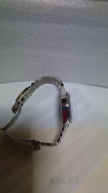 ロレックス GMTマスター 126710bl（高級時計）の商品画像 - 査定依頼日：2025年2月25日 - 最高査定価格：2,550,000円