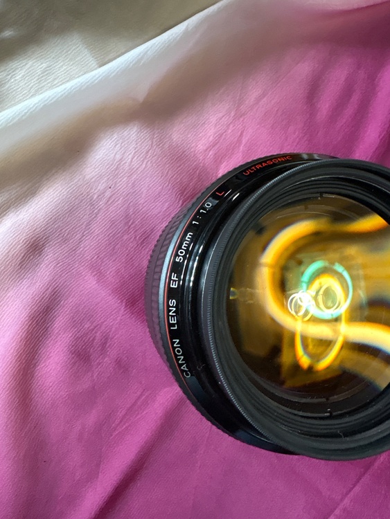Canon lens ef 50mm f/1.0L（カメラ）の商品画像 - 査定依頼日：2026年6月15日 - 最高査定価格：200,000円