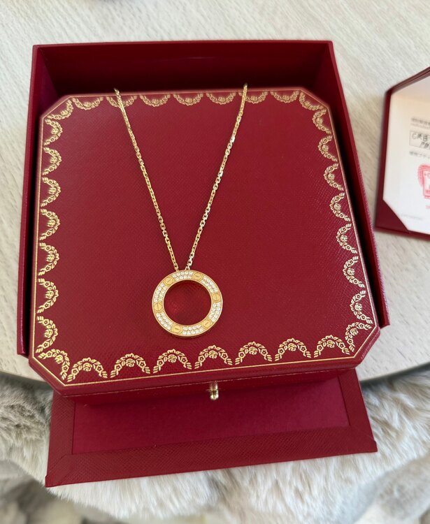 カルティエ ネックレス ダイヤモンド （金・貴金属）の商品画像 - 査定依頼日：2024年12月18日 - 最高査定価格：800,000円