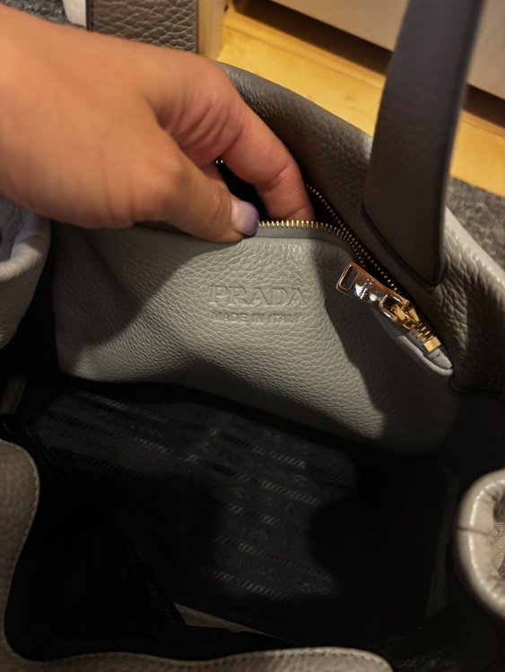 ヴィッテロダイノ レザー（ブランドバッグ）の商品画像 - 査定依頼日：2025年9月15日 - 最高査定価格：120,000円