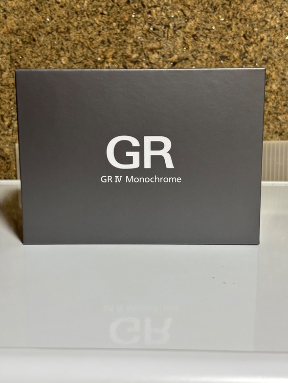 RICOH GR IV Monochrome（カメラ）の商品画像 - 査定依頼日：2026年5月11日 - 最高査定価格：200,000円