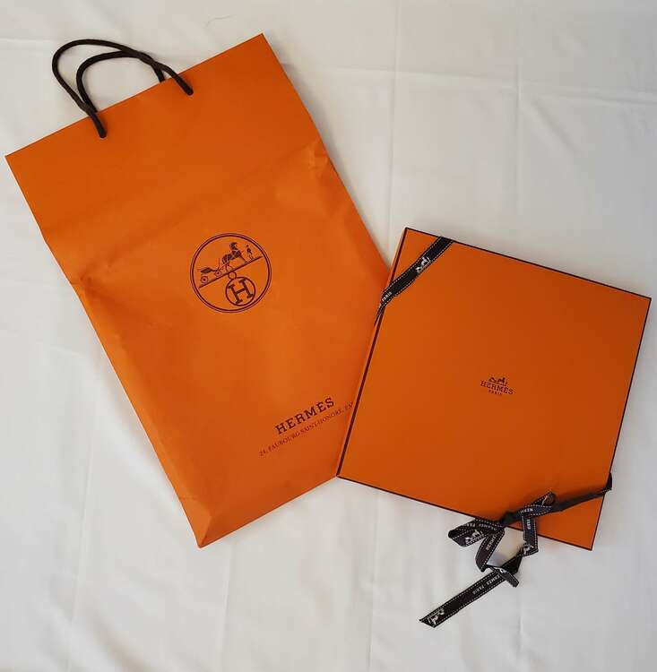 エルメスカレ90（古着・ファッション）の商品画像 - 査定依頼日：2025年4月27日 - 最高査定価格：13,000円