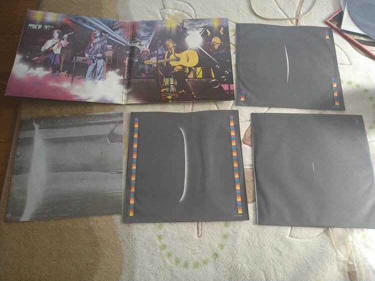 ウイングス　オーバーアメリカ（レコード）の商品画像 - 査定依頼日：2026年3月1日 - 最高査定価格：500円