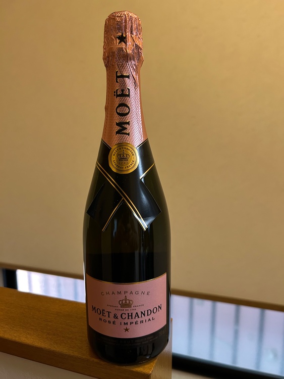 シャンパン モエ・エ・シャンドン （お酒）の商品画像 - 査定依頼日：2026年1月18日 - 最高査定価格：3,000円