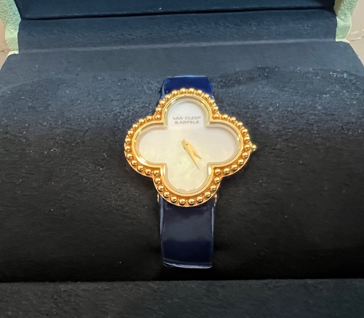 ヴァンクリーフアーパル（高級時計）の商品画像 - 査定依頼日：2025年9月20日 - 最高査定価格：720,000円