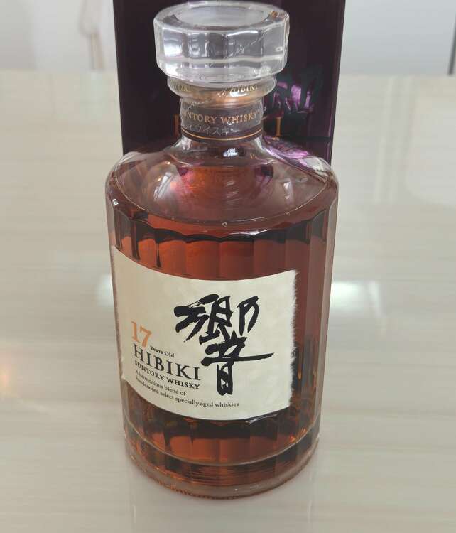 響17年（お酒）の商品画像 - 査定依頼日：2025年5月11日 - 最高査定価格：50,000円