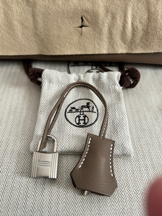 ショルダーバーキン29（ブランドバッグ）の商品画像 - 査定依頼日：2025年7月31日 - 最高査定価格：3,200,000円