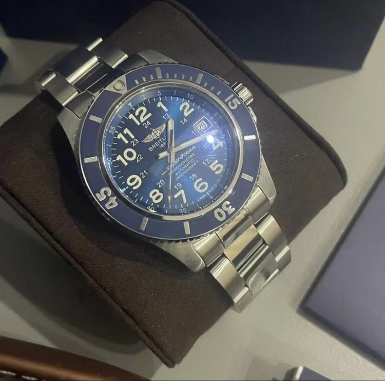 ブライトリング スーパーオーシャン A1739（高級時計）の商品画像 - 査定依頼日：2026年4月4日 - 最高査定価格：330,000円