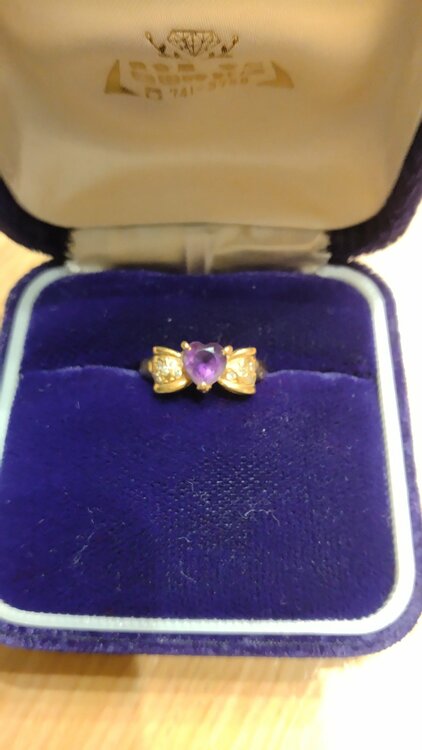 アメジスト（宝石）の商品画像 - 査定依頼日：2025年12月23日 - 最高査定価格：40,000円