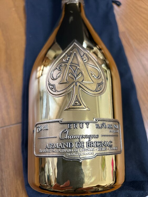 アルマン・ド・ブリニャック・ブリュット・ゴールド（お酒）の商品画像 - 査定依頼日：2025年2月22日 - 最高査定価格：27,000円