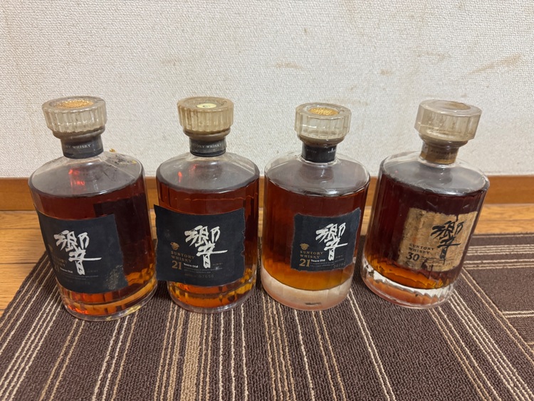 外側の状態は悪いです。21年3本30年1本（お酒）の商品画像 - 査定依頼日：2025年8月31日 - 最高査定価格：360,000円